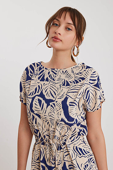 Beli Büzgülü Desenli Kısa Kol Bluz - 3