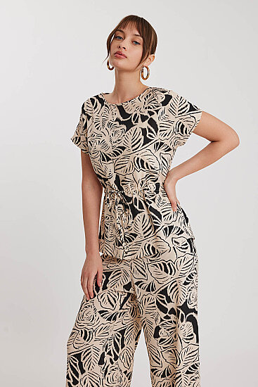 Beli Büzgülü Desenli Kısa Kol Bluz - 6