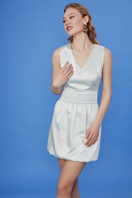 Beli Detaylı V Yaka Elbise - 4