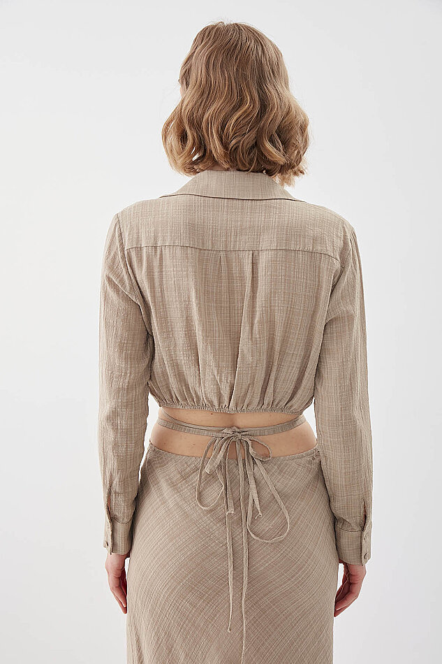Beli Halka Detaylı V Yaka Lastikli Crop Bluz - 25