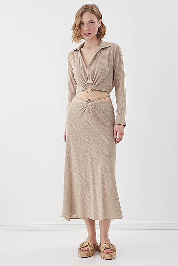 Beli Halka Detaylı V Yaka Lastikli Crop Bluz - 21