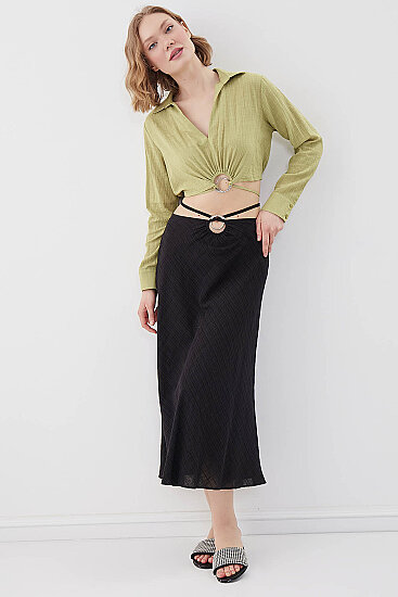 Beli Halka Detaylı V Yaka Lastikli Crop Bluz - 26