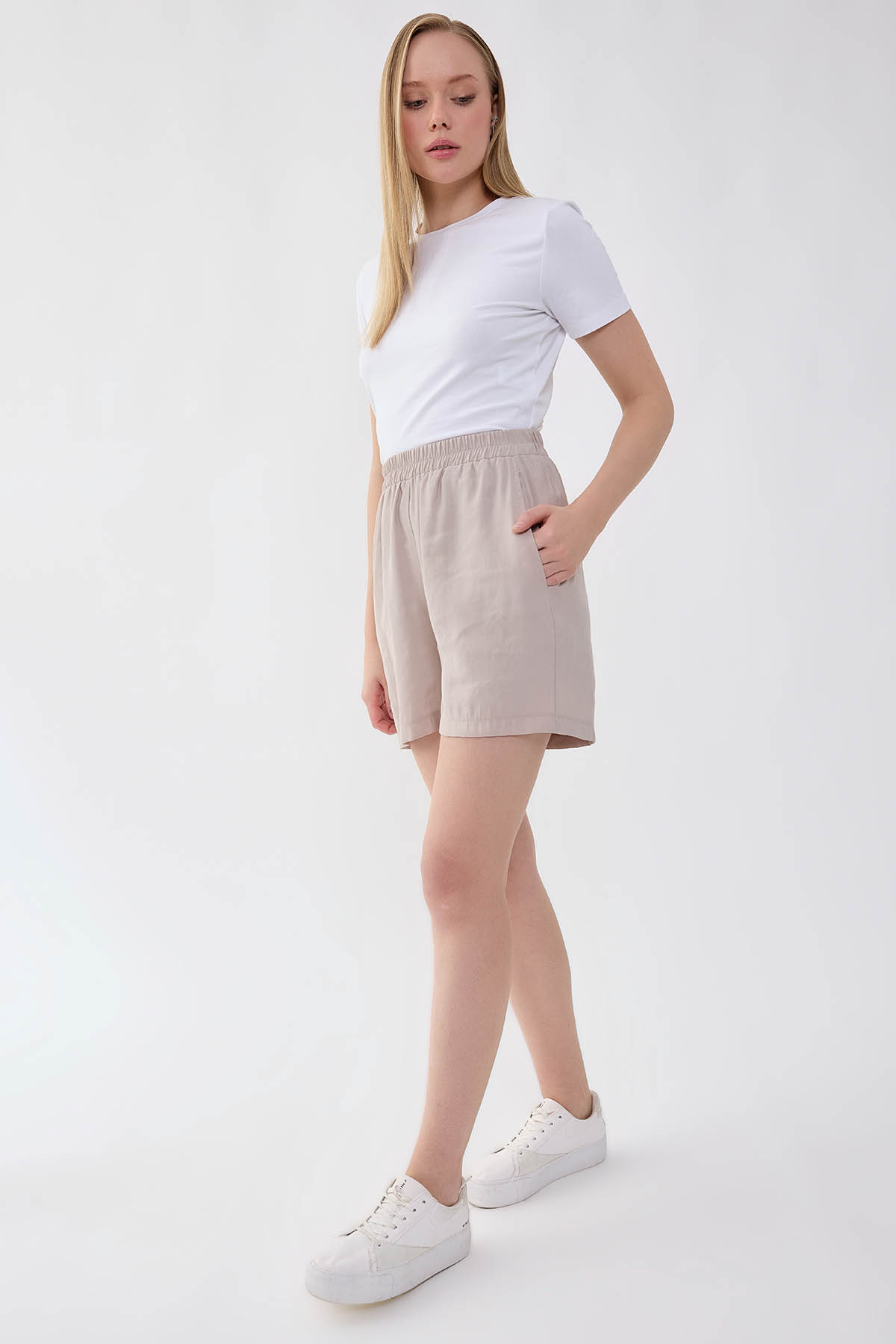 VİTRİN - Beli Lastikli Cepli Şort (1)