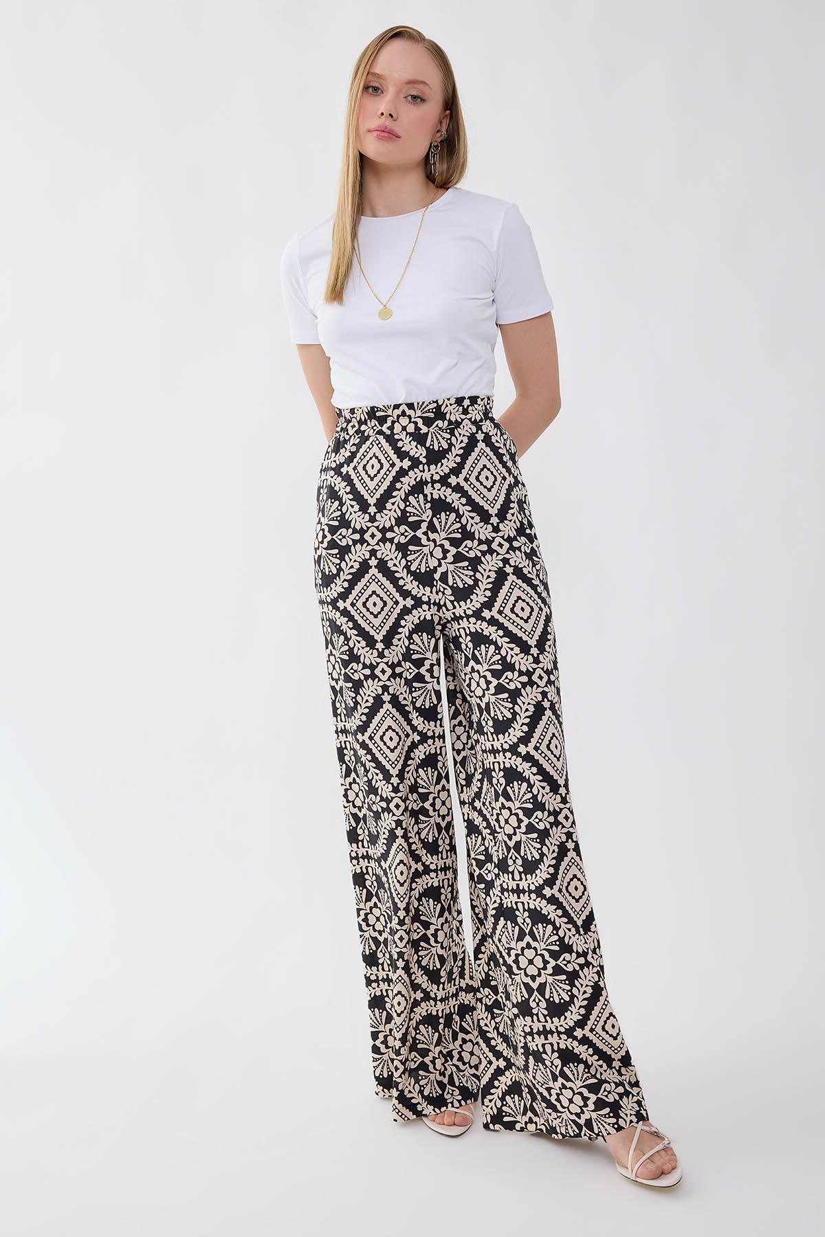 Beli Lastikli Desenli Geniş Paça Pantolon - Thumbnail