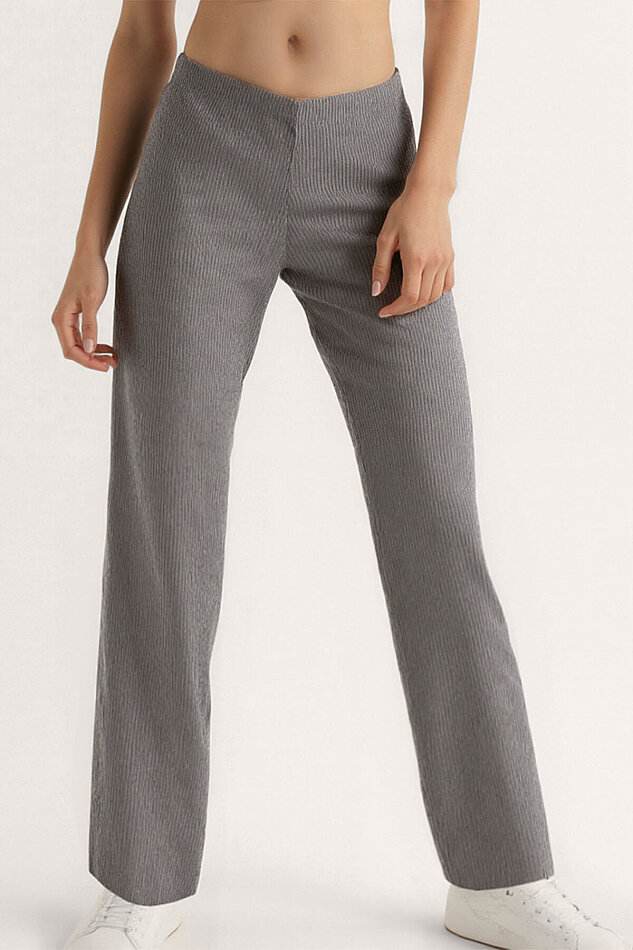 Beli Lastikli İnce Çizgili Geniş Paça Pantolon - 4