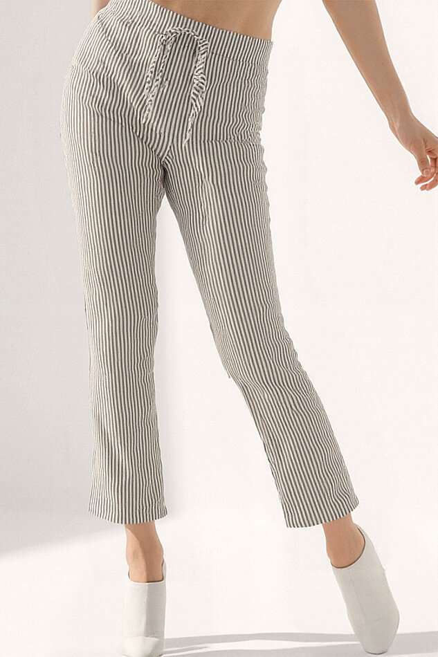 Beli Lastikli Kalın Çizgili Geniş Paça Pantolon - 4
