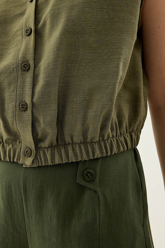 Beli Lastikli Önü Düğmeli Sıfır Kol Bluz - 12