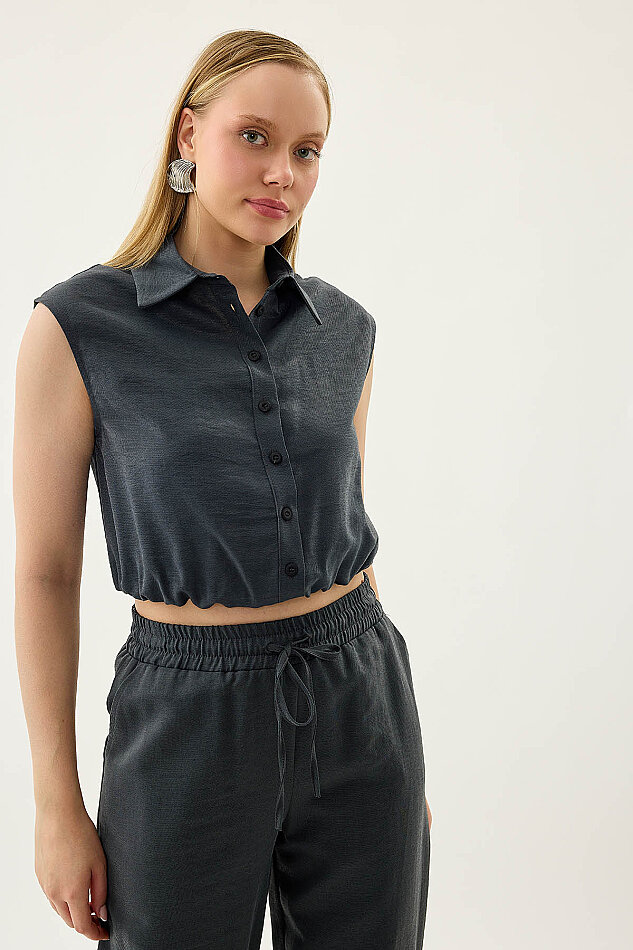 Beli Lastikli Önü Düğmeli Sıfır Kol Bluz - 14