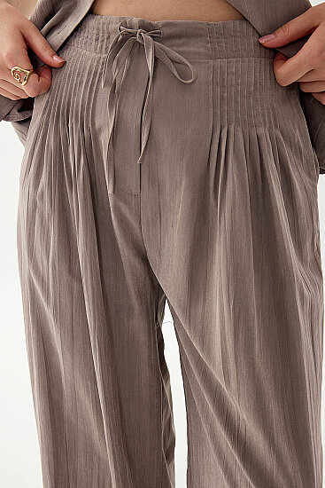 Beli Lastikli Önü Pileli Geniş Paça Pantolon - 4