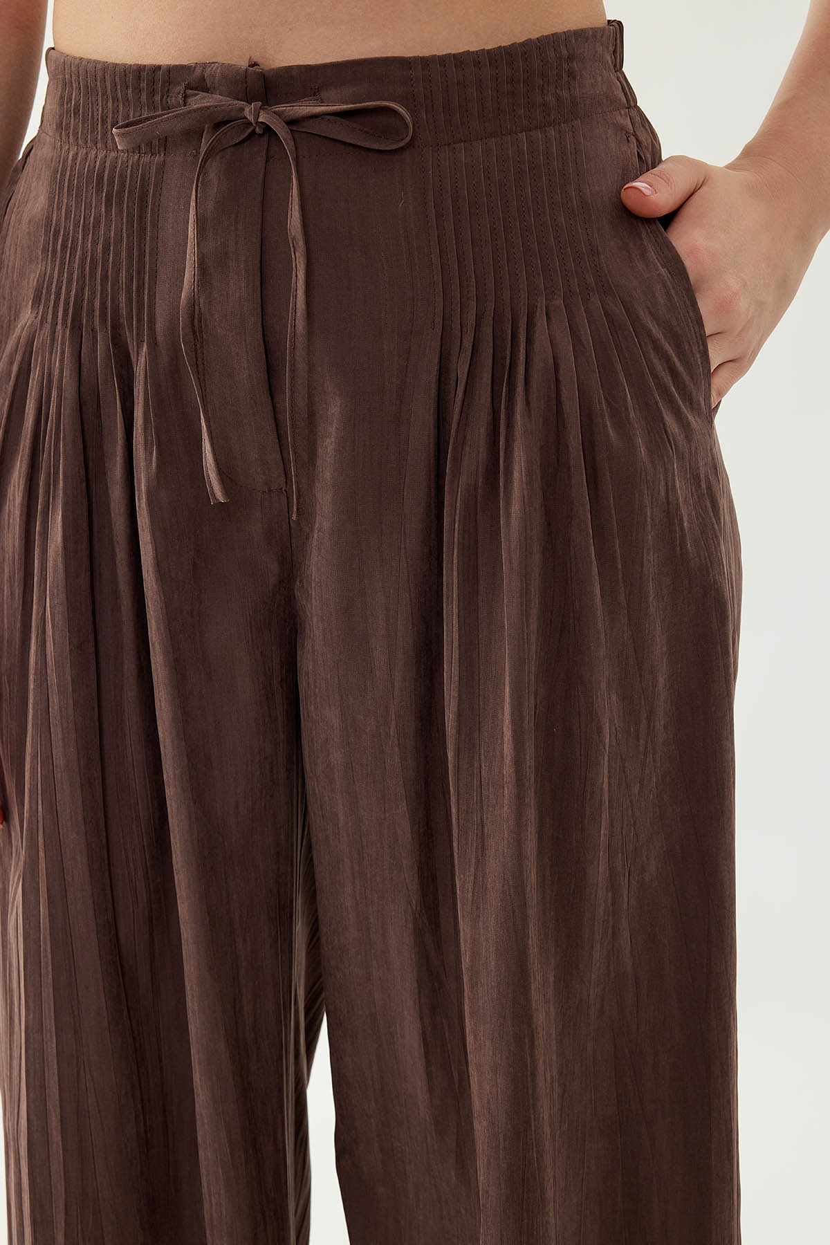 Beli Lastikli Önü Pileli Geniş Paça Pantolon - Thumbnail