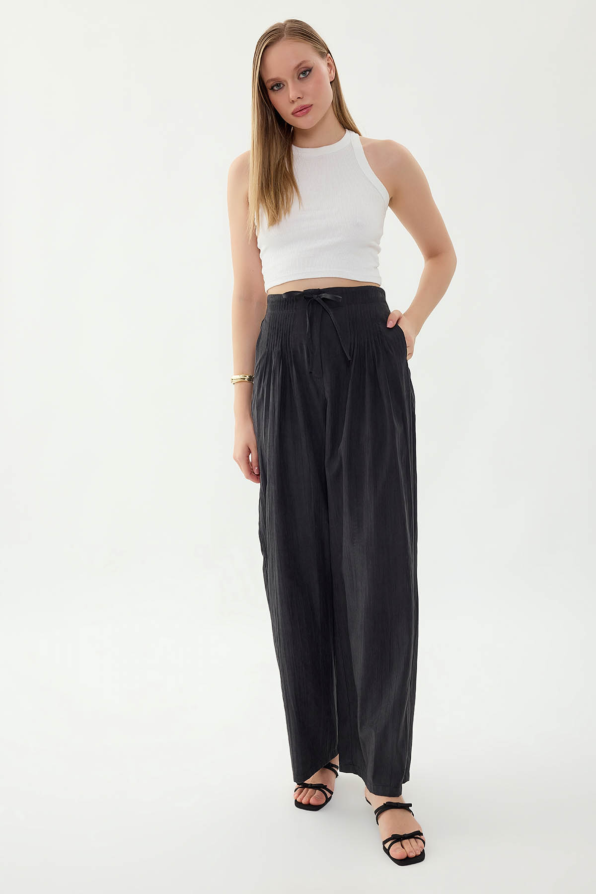 Beli Lastikli Önü Pileli Geniş Paça Pantolon - Thumbnail