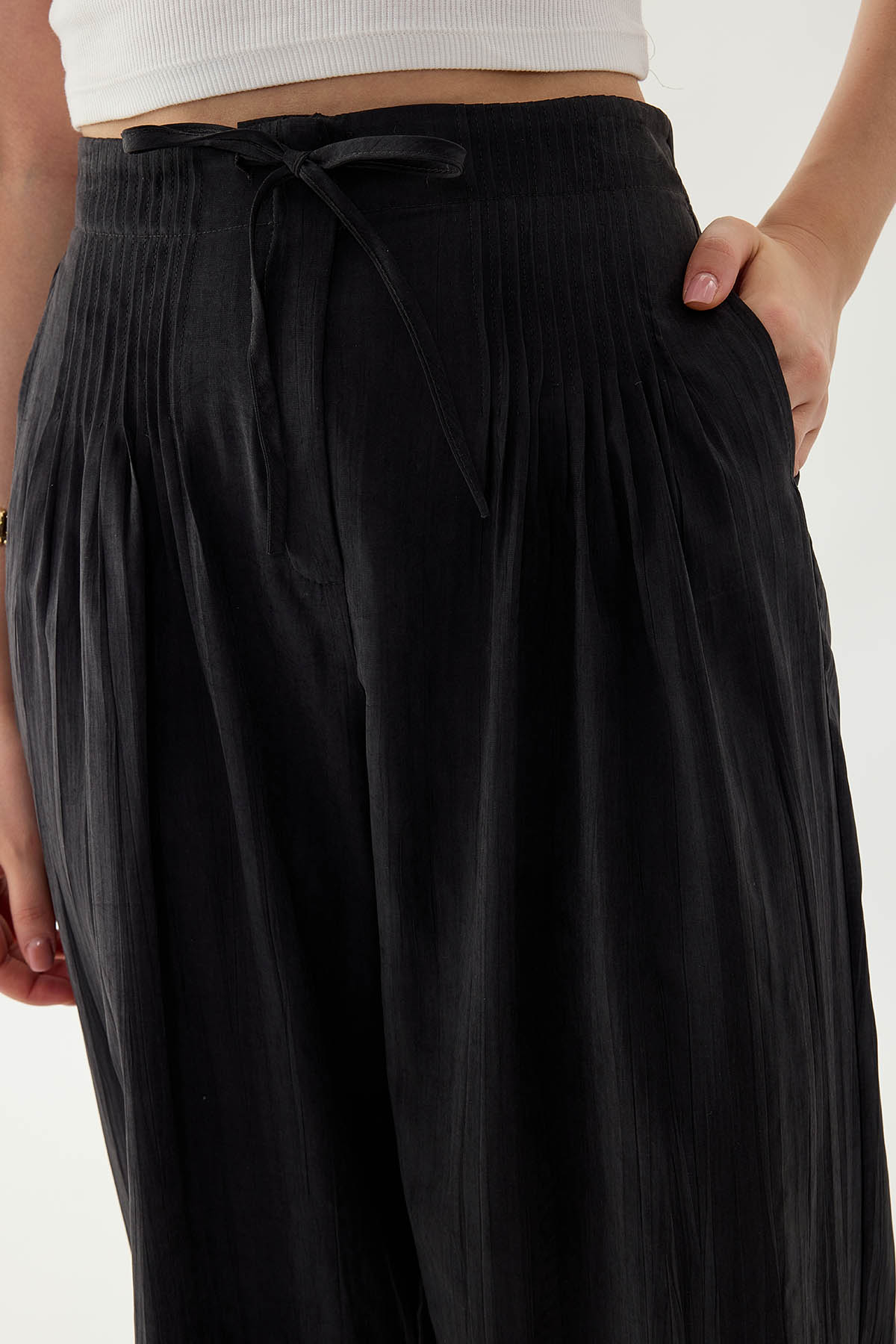 Beli Lastikli Önü Pileli Geniş Paça Pantolon - Thumbnail