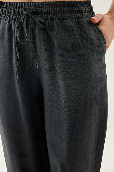 Beli Lastikli Paçası Detaylı Pantolon - 8