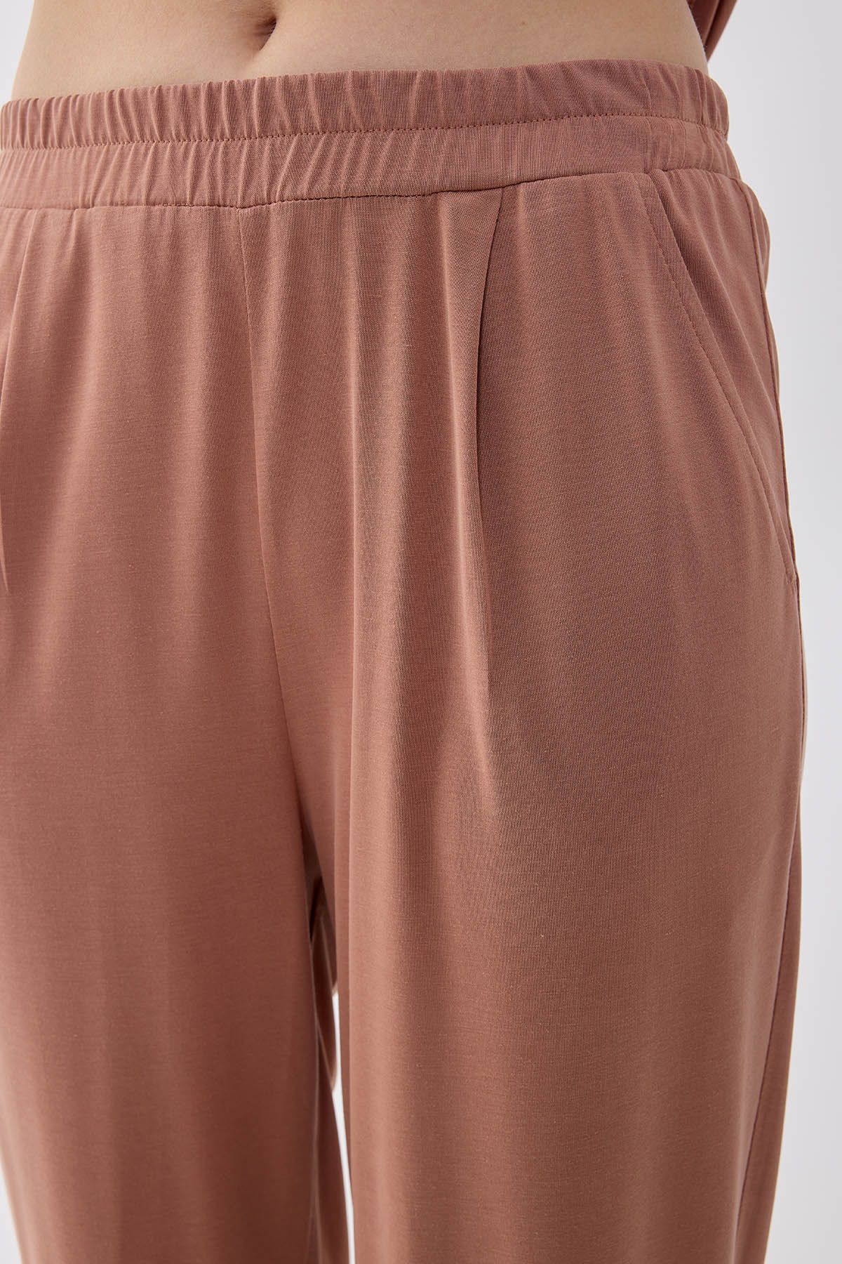 Beli Lastikli Paçası Pileli Havuç Rahat Pantolon - Thumbnail