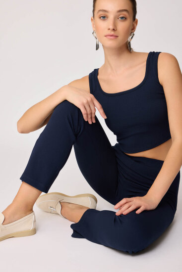 Beli Lastikli Paçası Yırtmaçlı Pantolon - 11