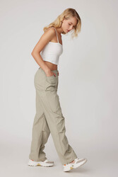 Beli Ve Paçası Lastikli Paraşüt Kumaş Cepli Pantolon - 2