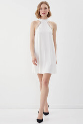 Boyundan Bağlamalı Astarlı Güpürlü Mini Elbise - 1