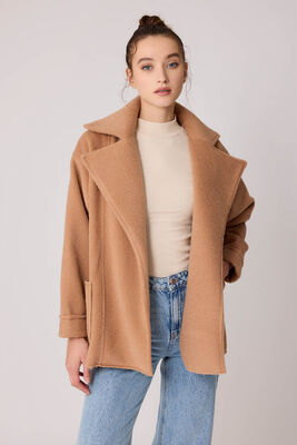 Büyük Cepli Uzun Yaka Detaylı Ceket