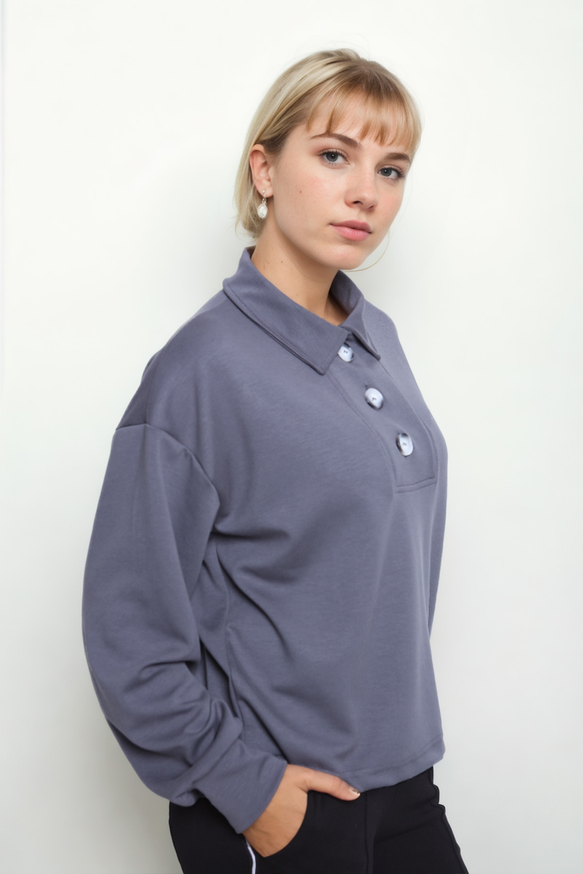 Büyük Düğmeli Uzun Kol Bluz - Thumbnail