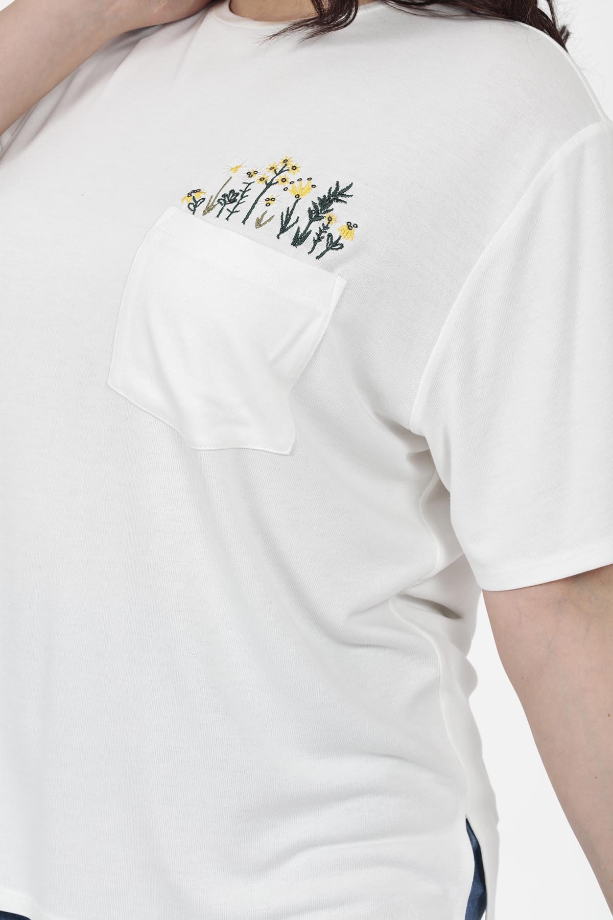 Cep Çiçek Detaylı T-shirt - Thumbnail