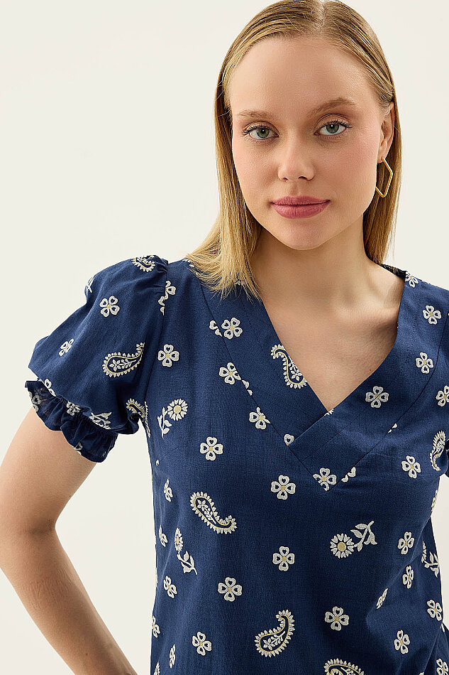 Çiçek Desenli V Yaka Balon Kol Bluz - 3