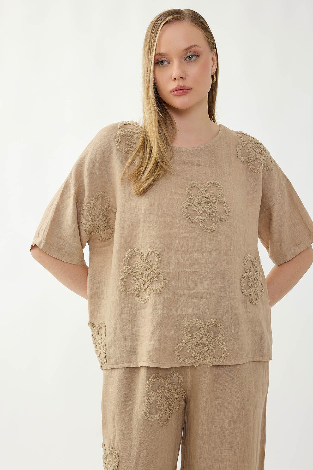 %100 Keten Çiçek Motifli Kısa Kol Bluz - Thumbnail