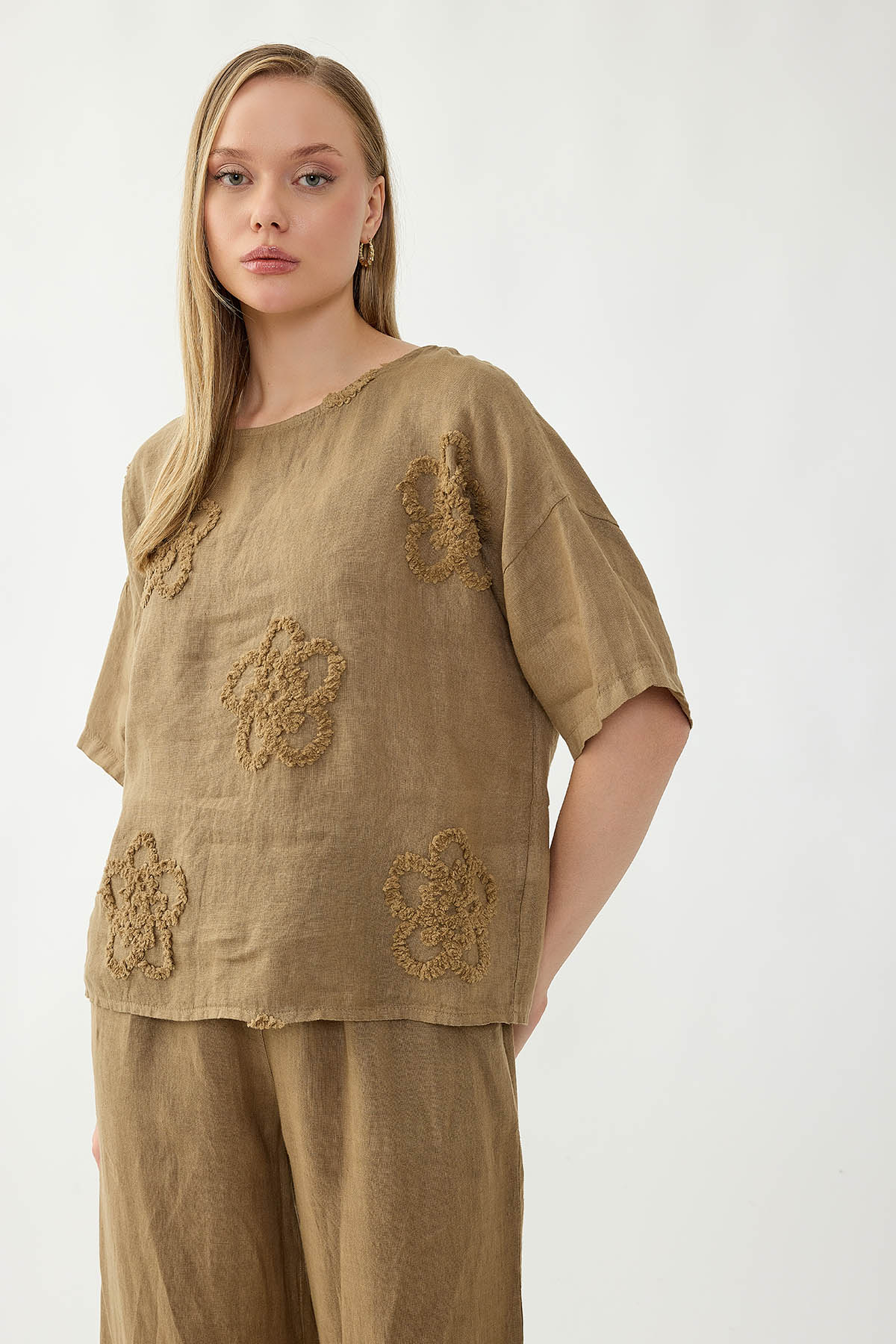 %100 Keten Çiçek Motifli Kısa Kol Bluz - Thumbnail