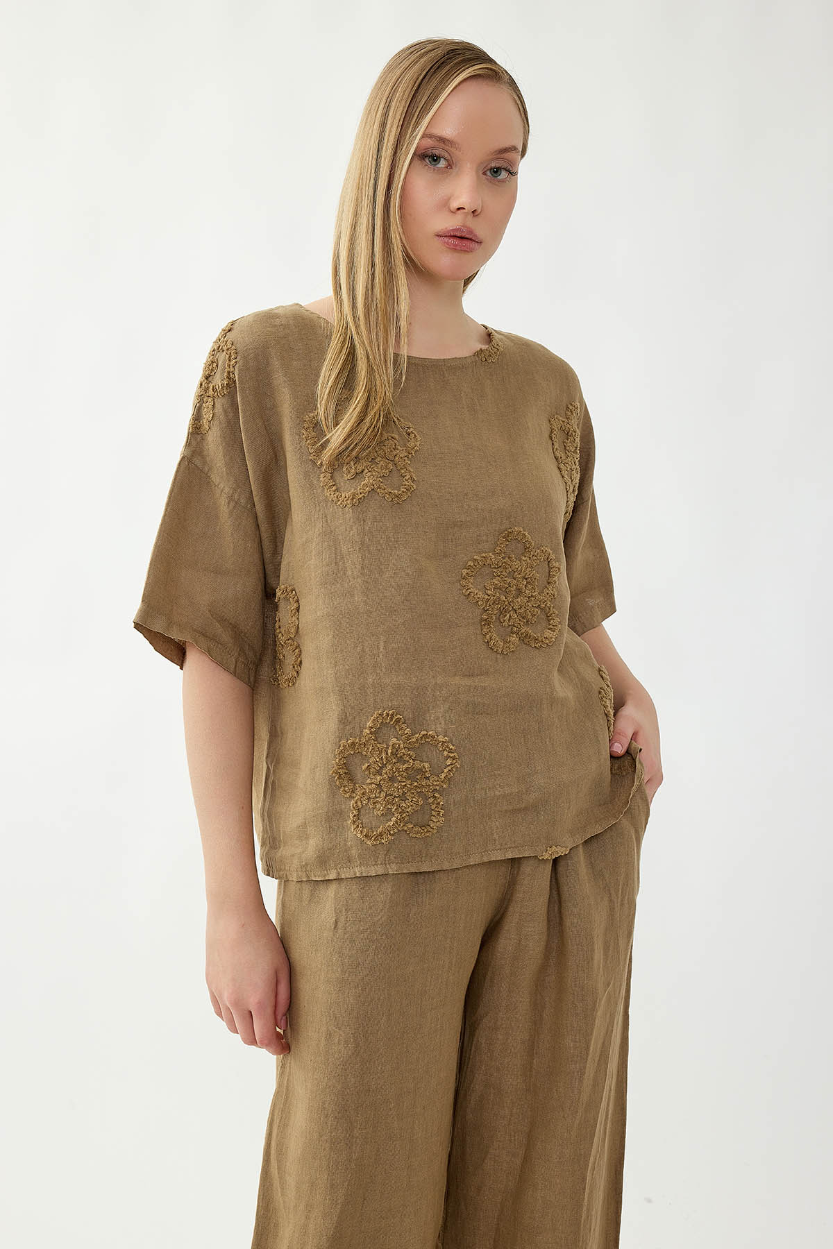 %100 Keten Çiçek Motifli Kısa Kol Bluz - Thumbnail