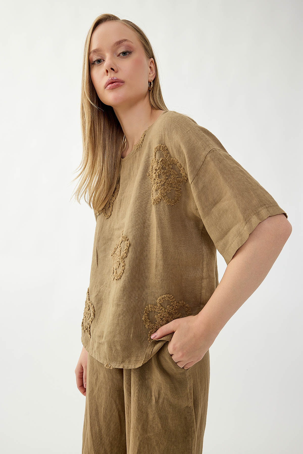 %100 Keten Çiçek Motifli Kısa Kol Bluz - Thumbnail