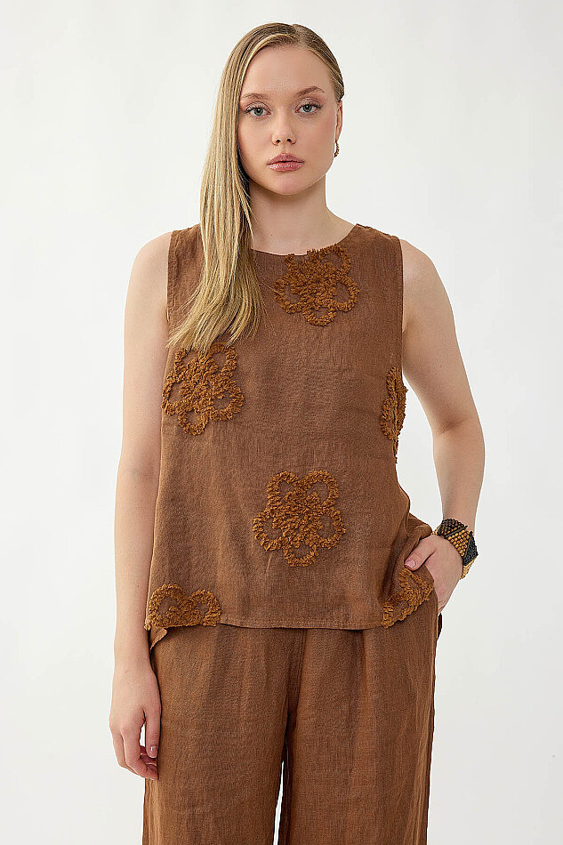 %100 Keten Çiçek Motifli Sıfır Kol Bluz - 11