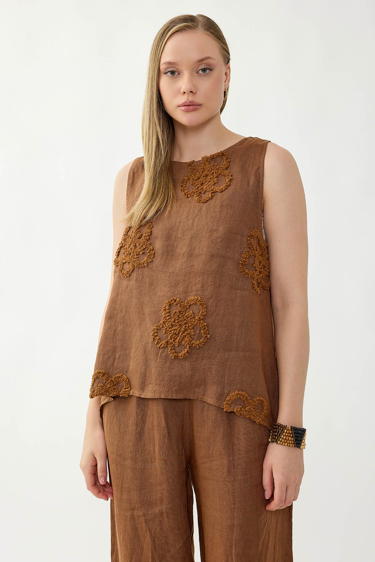 %100 Keten Çiçek Motifli Sıfır Kol Bluz - Thumbnail