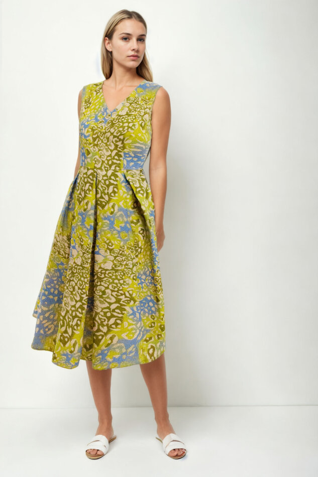 Çift V Yaka Desenli Pileli Elbise - 2