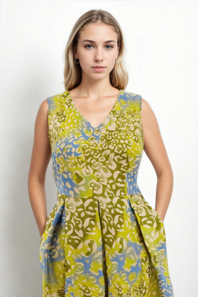 Çift V Yaka Desenli Pileli Elbise - 3