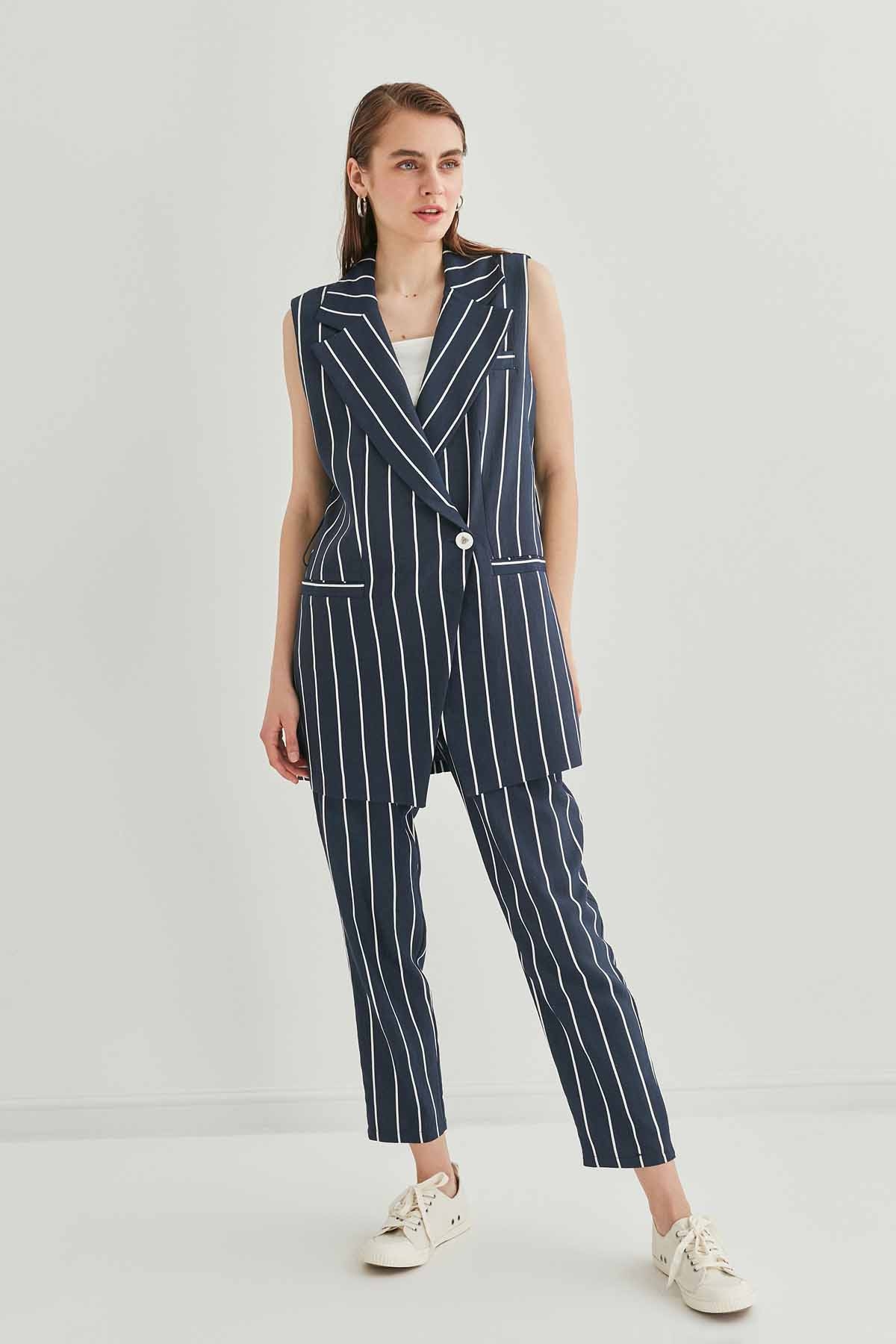 VİTRİN - Çizgi Desenli Belden Kemerli Yelek