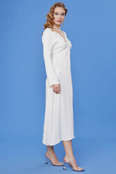 Derin V Dekolteli Uzun Saten Elbise - 5