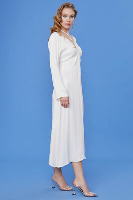 Derin V Dekolteli Uzun Saten Elbise - 5