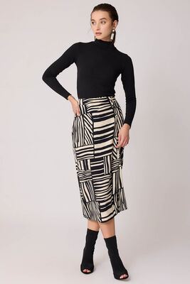 Desenli Önü Düğmeli Etek (1)