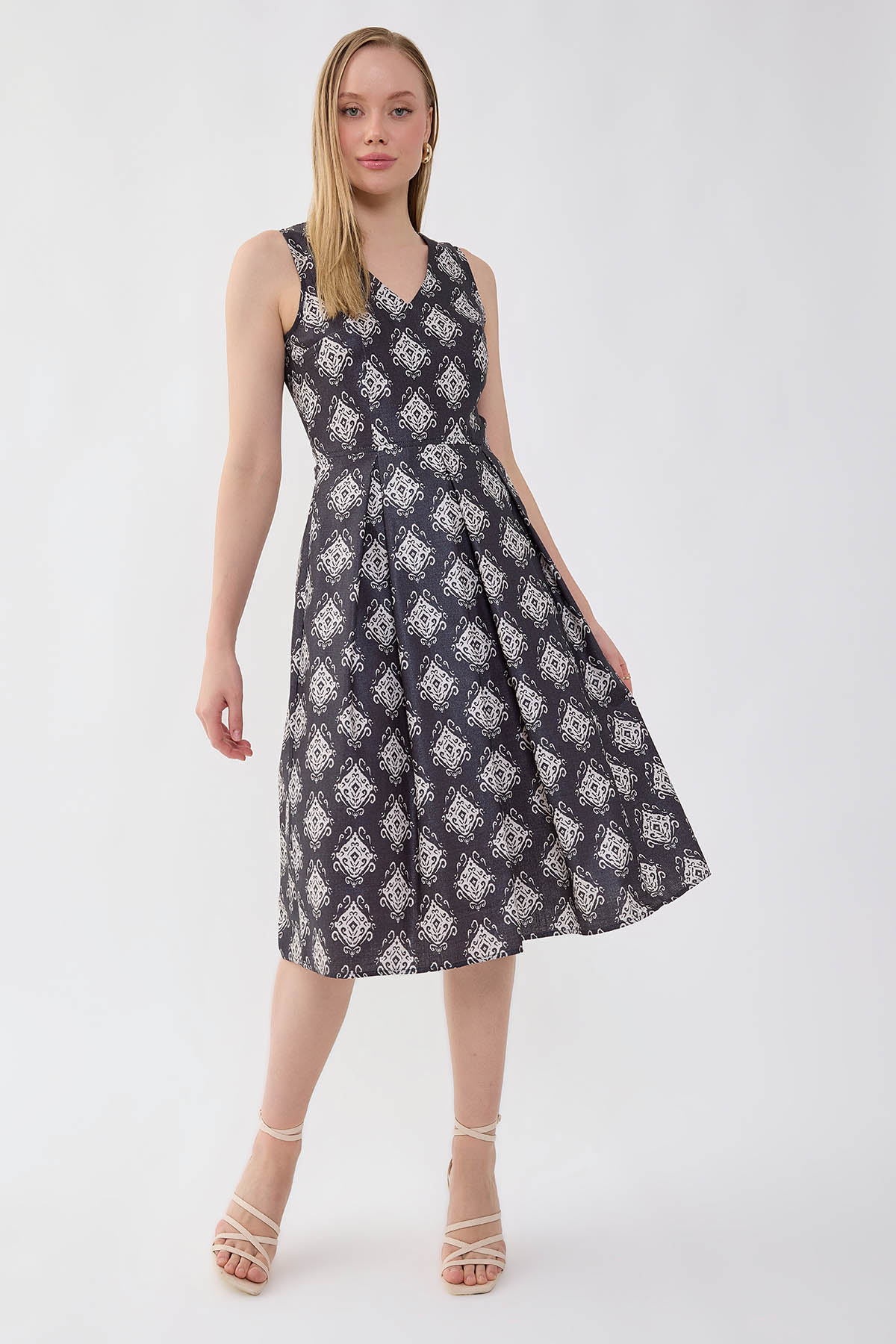 VİTRİN - Desenli V Yaka Pileli Beli Kuşaklı Elbise (1)