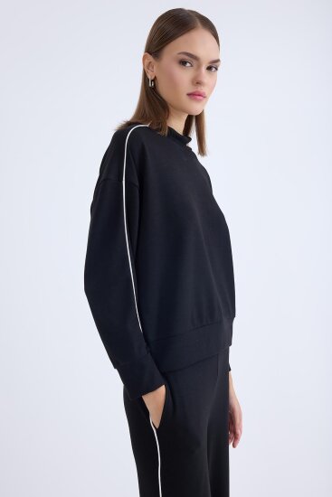 Dik Yaka Kenarı Şeritli Bluz - 3