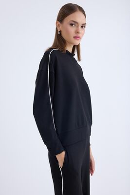 Dik Yaka Kenarı Şeritli Bluz - Thumbnail (2)