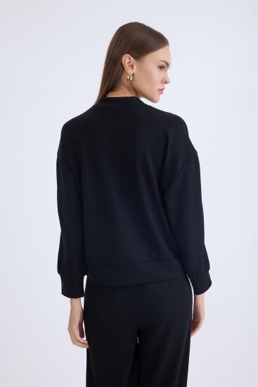 Dik Yaka Kenarı Şeritli Bluz - 4