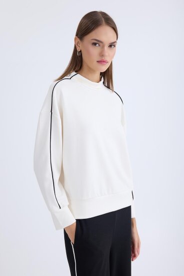 Dik Yaka Kenarı Şeritli Bluz - 8