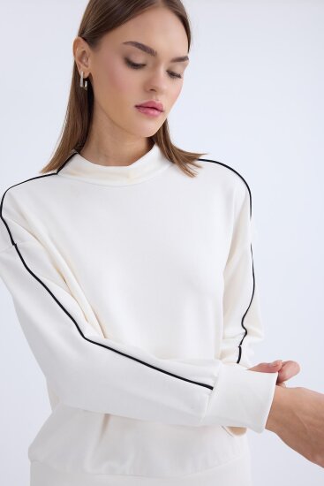 Dik Yaka Kenarı Şeritli Bluz - 7