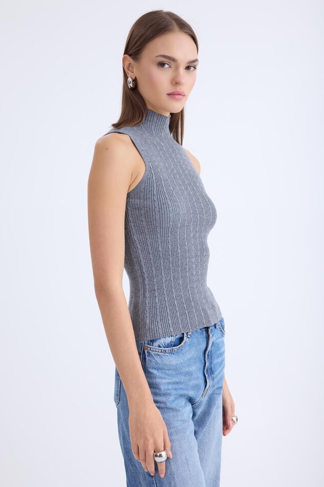 Dik Yaka Örgü Desen Sıfır Kol Triko Bluz - 13