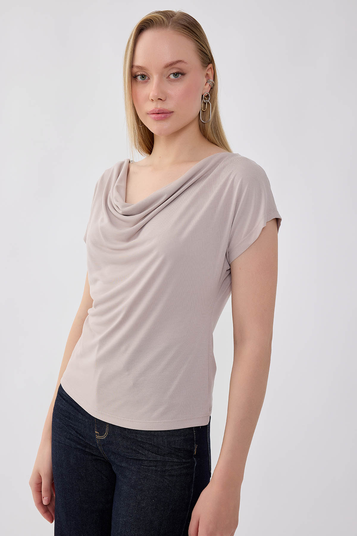 Dökümlü Degaje Yaka Bluz - Thumbnail