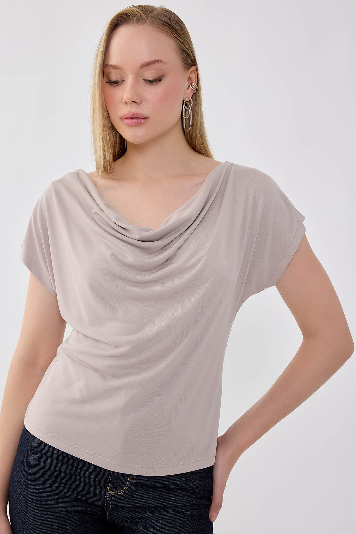 Dökümlü Degaje Yaka Bluz - Thumbnail