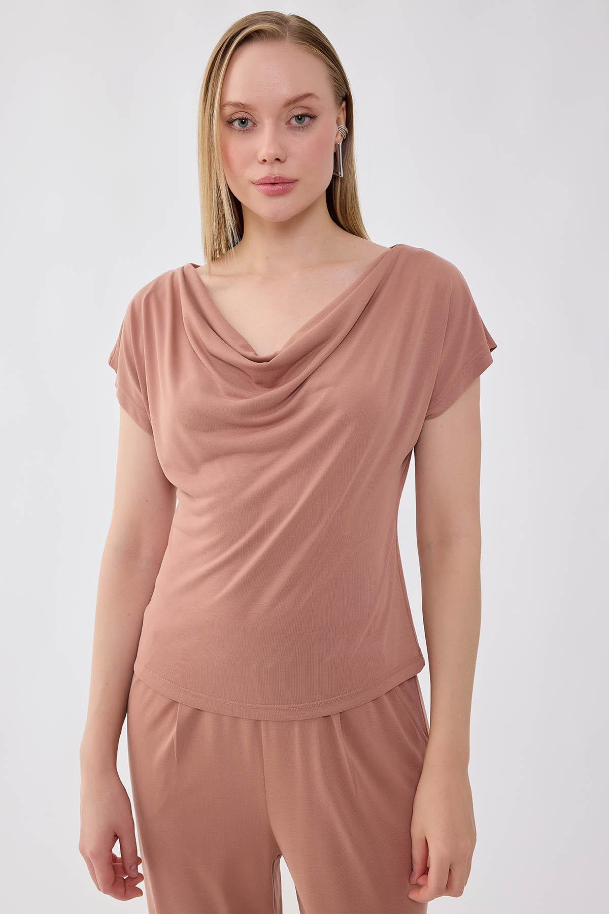 Dökümlü Degaje Yaka Bluz - Thumbnail