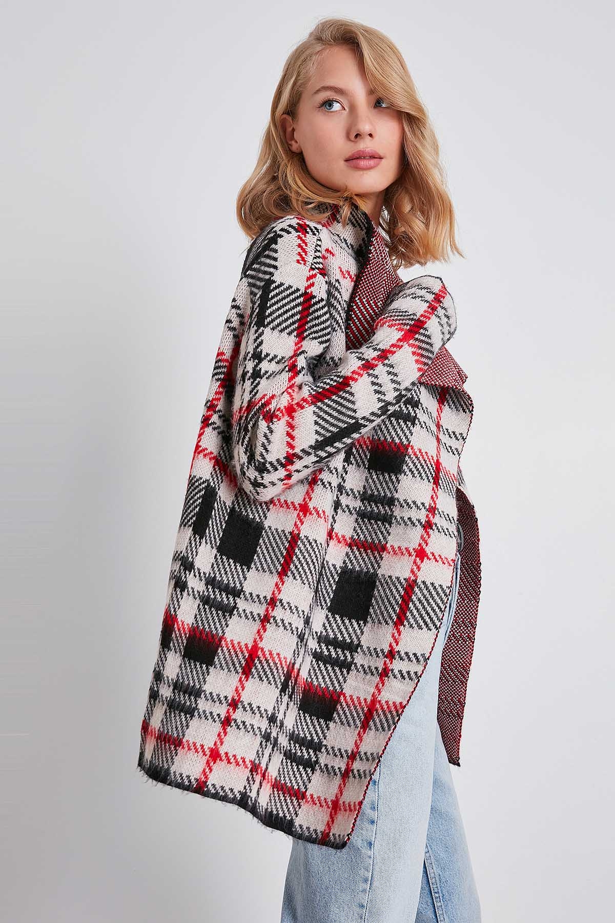 VİTRİN - Ekose Desen Şal Yaka Triko Hırka (1)