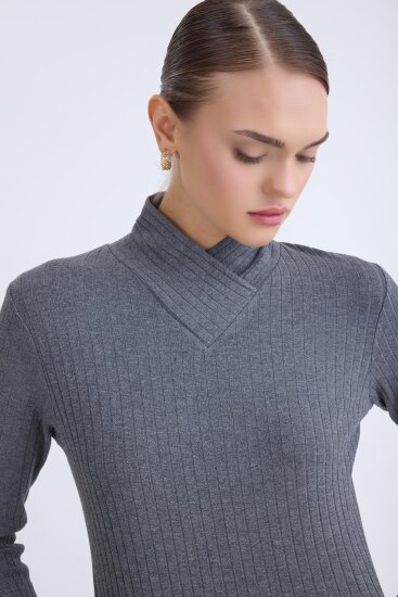 Fitilli Kumaş Önü Detaylı Uzun Kol Bluz - 3