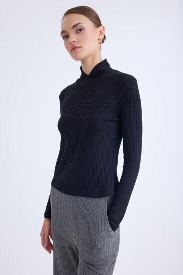 Fitilli Kumaş Önü Detaylı Uzun Kol Bluz - 22